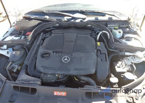 2013 Mercedes-Benz C 300 Luxury 4Matic z USA, uszkodzony, nr VIN WDDGF8AB7DR244599